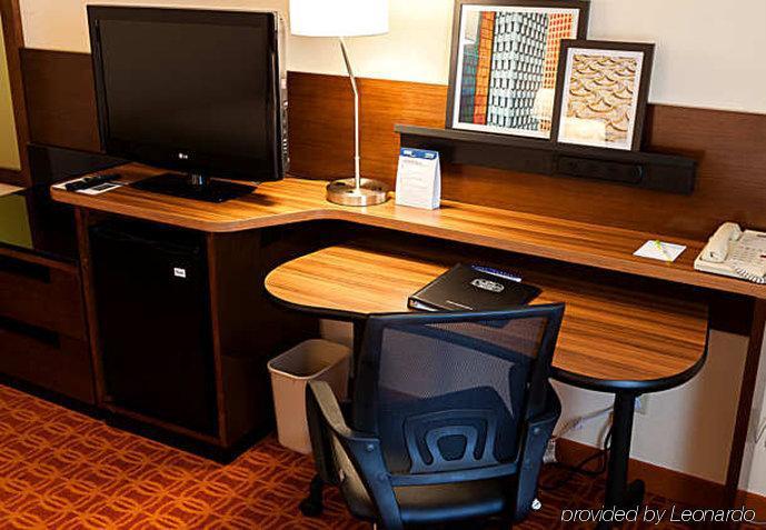Fairfield Inn & Suites By Marriott Tulsa Central Room photo